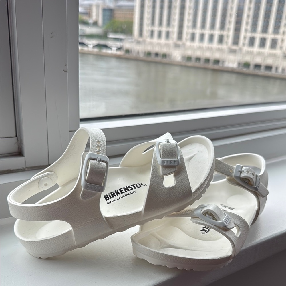 Gilrs Rio Birkenstock Classic White Sandals